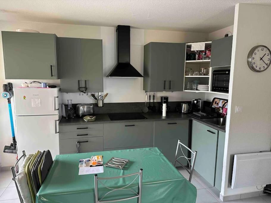 Appartement Face A La Mer Canet En Roussillon Exterior foto